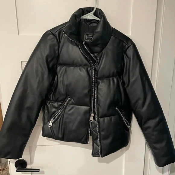 Levi’s faux leather puffer jacket - Picture 5 of 8